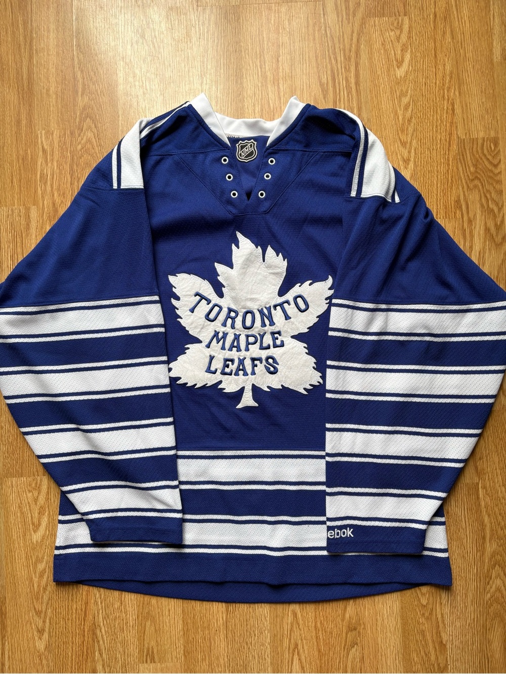 2012 winter classic Reebok toronto maple leafs jersey nhl jersey size S